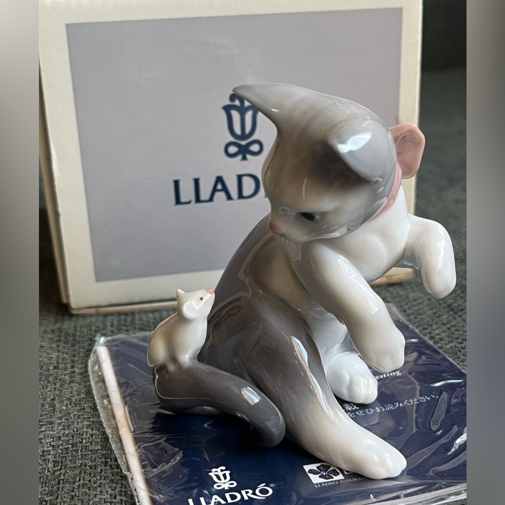 Lladró Cat and Mouse porcelain figurine, model number 5236 in original box - Picture 2 of 8
